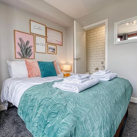 Close To A46 City Centre Sleeps 6, 5 Beds Ensuite Free Wi-Fi Queens House Inspire Homes Coventry Exterior photo