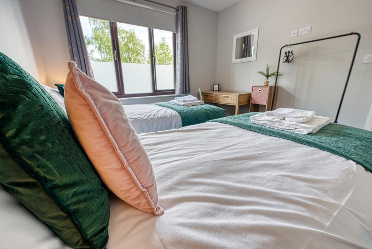 Close To A46 City Centre Sleeps 6, 5 Beds Ensuite Free Wi-Fi Queens House Inspire Homes Coventry Exterior photo