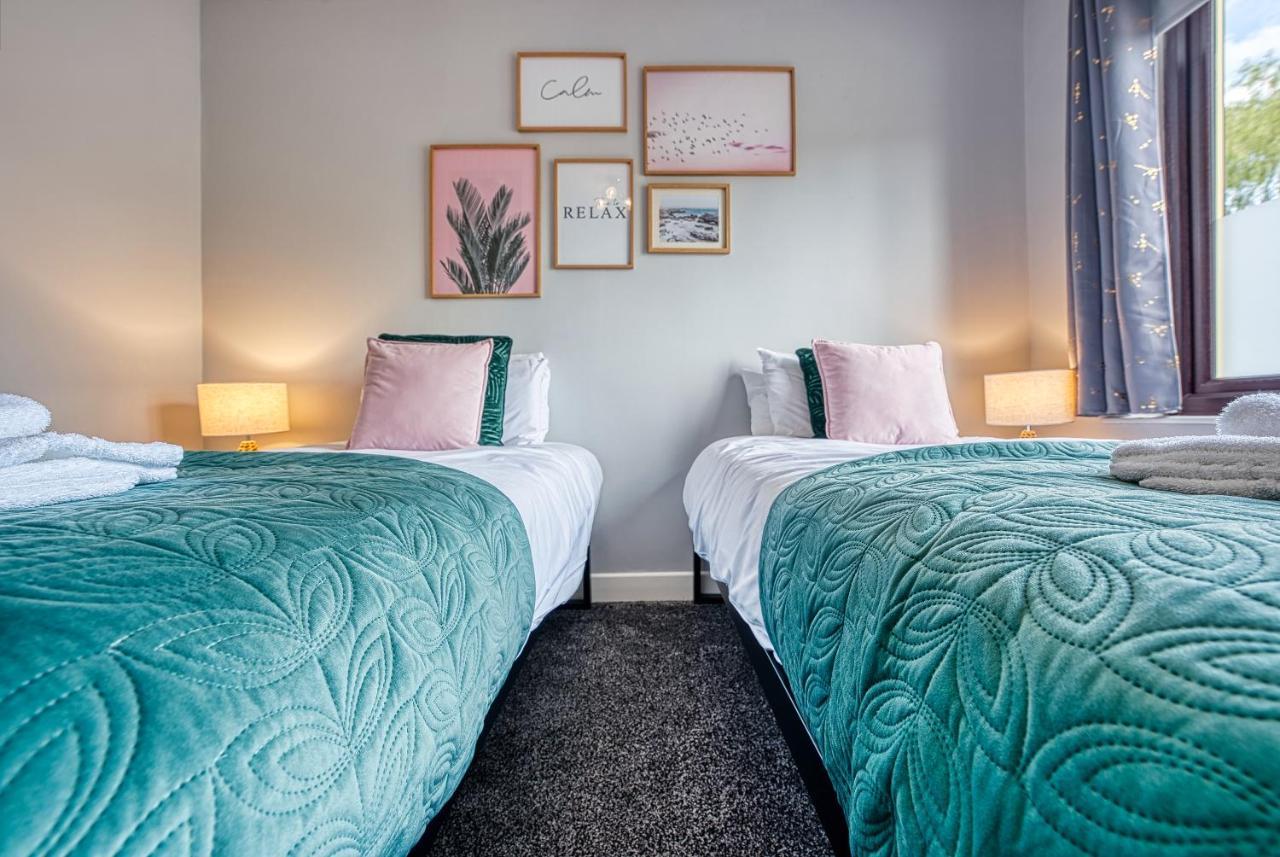 Close To A46 City Centre Sleeps 6, 5 Beds Ensuite Free Wi-Fi Queens House Inspire Homes Coventry Exterior photo