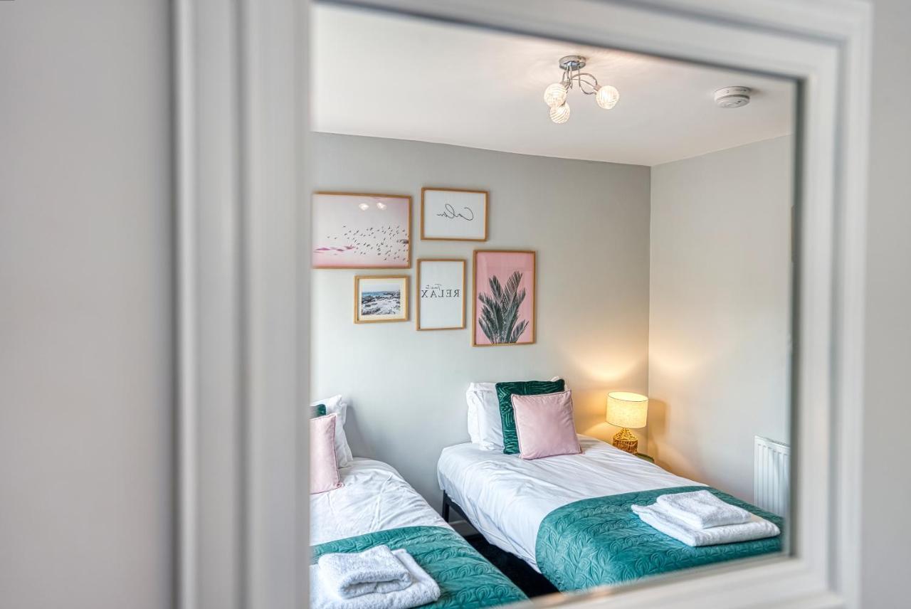 Close To A46 City Centre Sleeps 6, 5 Beds Ensuite Free Wi-Fi Queens House Inspire Homes Coventry Exterior photo