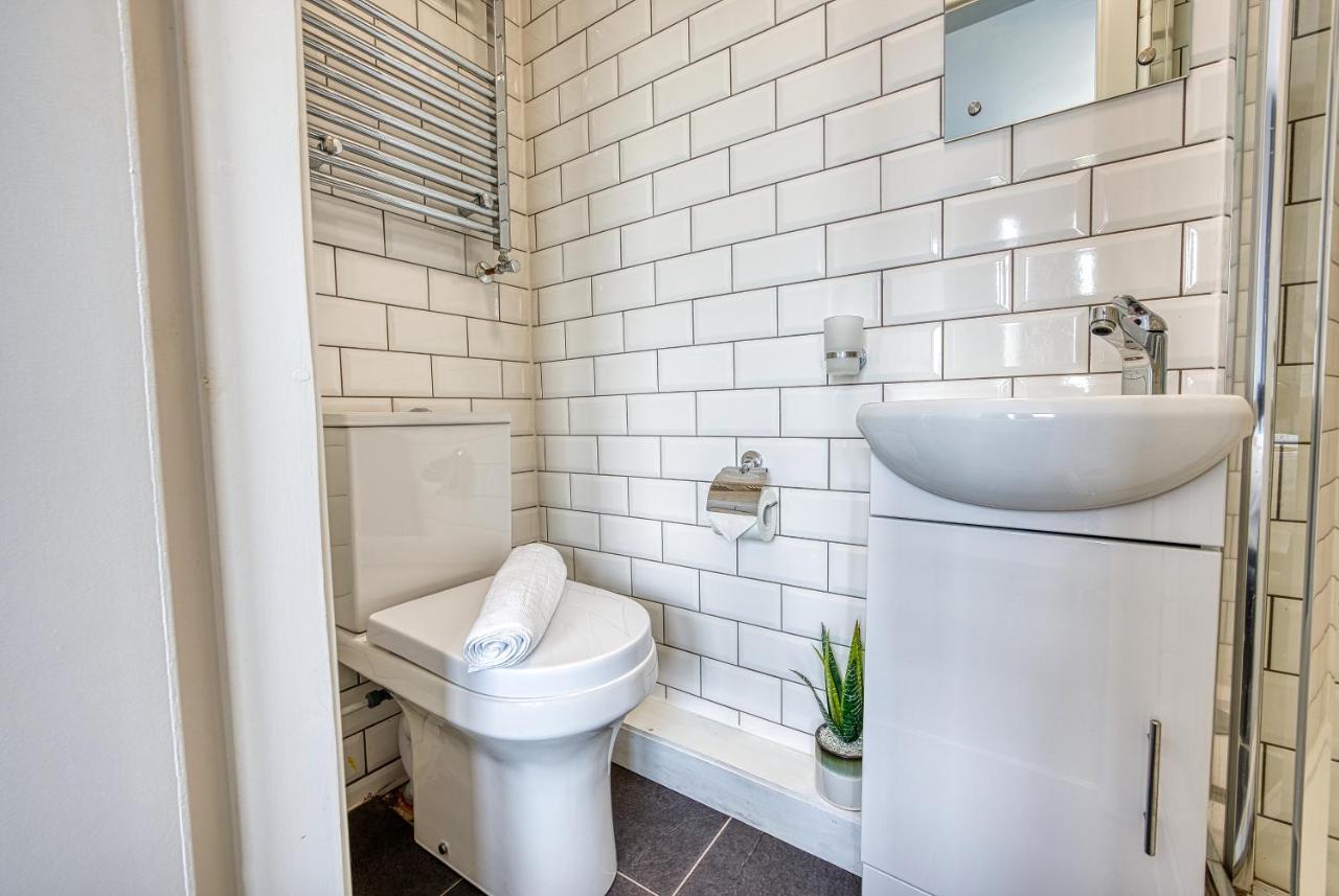 Close To A46 City Centre Sleeps 6, 5 Beds Ensuite Free Wi-Fi Queens House Inspire Homes Coventry Exterior photo