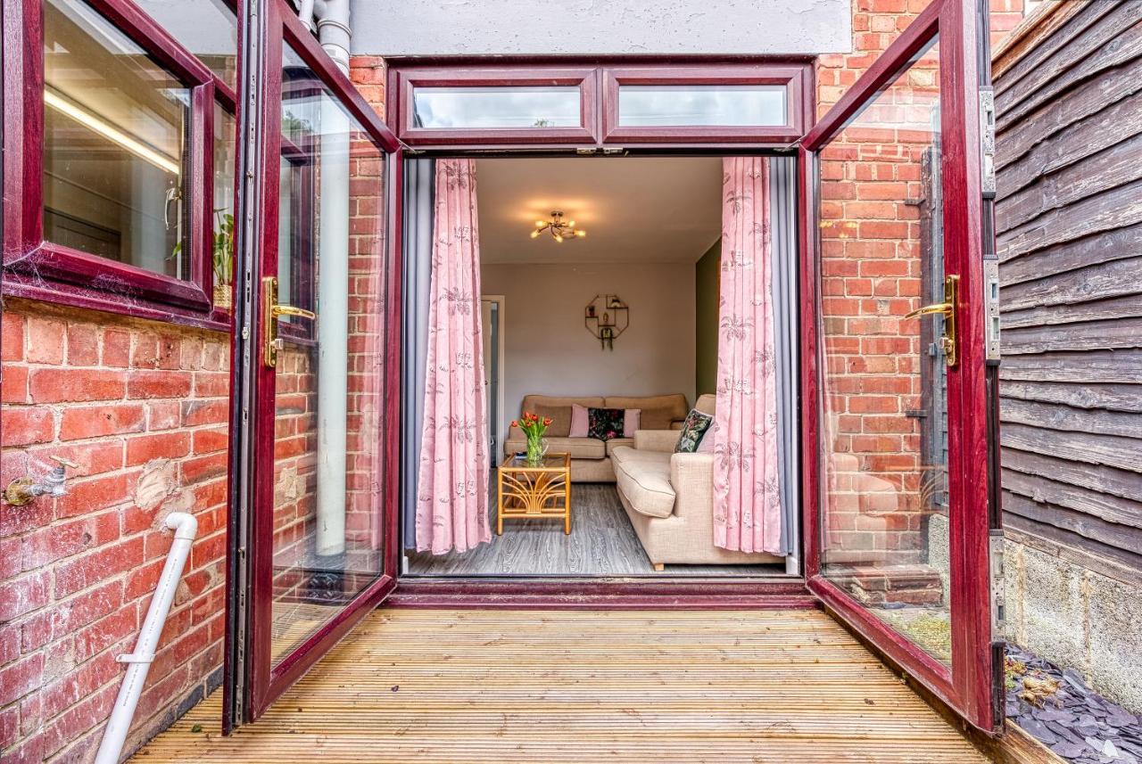 Close To A46 City Centre Sleeps 6, 5 Beds Ensuite Free Wi-Fi Queens House Inspire Homes Coventry Exterior photo