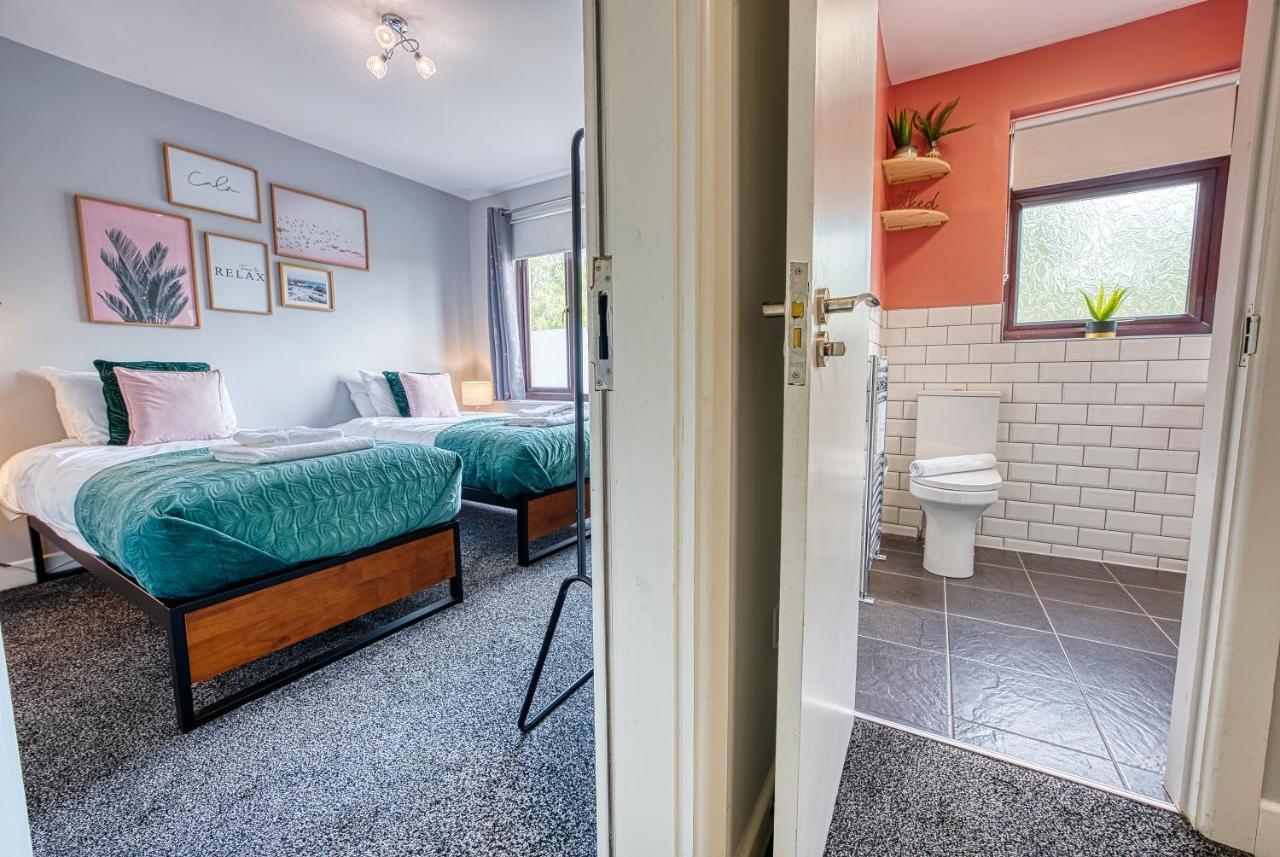 Close To A46 City Centre Sleeps 6, 5 Beds Ensuite Free Wi-Fi Queens House Inspire Homes Coventry Exterior photo